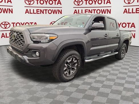 Used 2022 Toyota Tacoma TRD Off-Road w/ TRD Premium Off Road Package AWD/4WD image 3