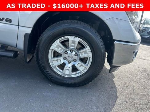 Used 2019 Nissan Titan SV w/ SV Convenience Package image 8