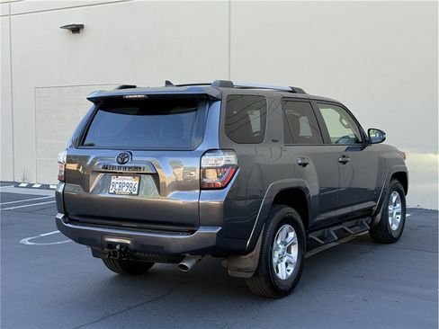 Used 2022 Toyota 4Runner SR5 Premium w/ Moonroof Package RWD image 6