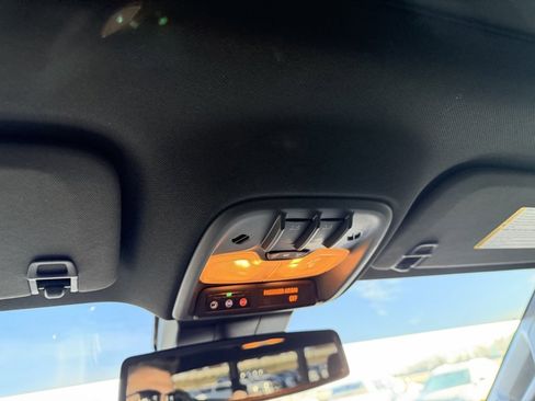 Used 2025 Chevrolet Colorado ZR2 w/ Technology Package image 28