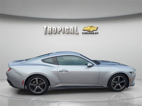 Used 2024 Ford Mustang Premium image 6