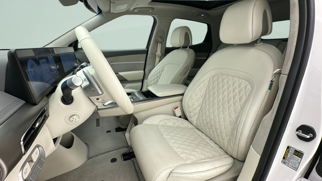 Used 2023 Genesis GV60 Performance AWD/4WD image 15