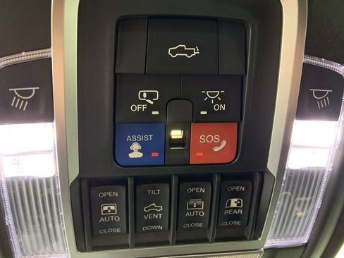 Used 2019 RAM 1500 Limited image 33