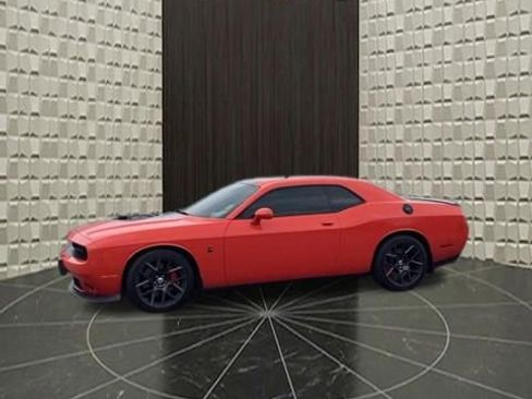 Used 2016 Dodge Challenger R/T Scat Pack RWD image 9
