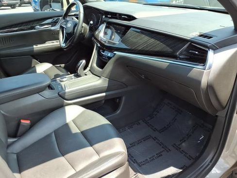 Certified 2022 Cadillac XT6 Premium Luxury w/ Technology Package AWD/4WD image 24