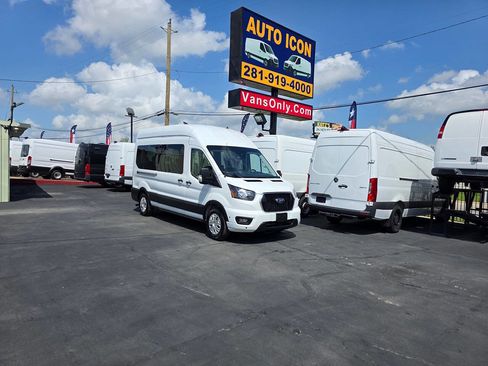 Used 2025 Ford Transit 350 XLT image 31