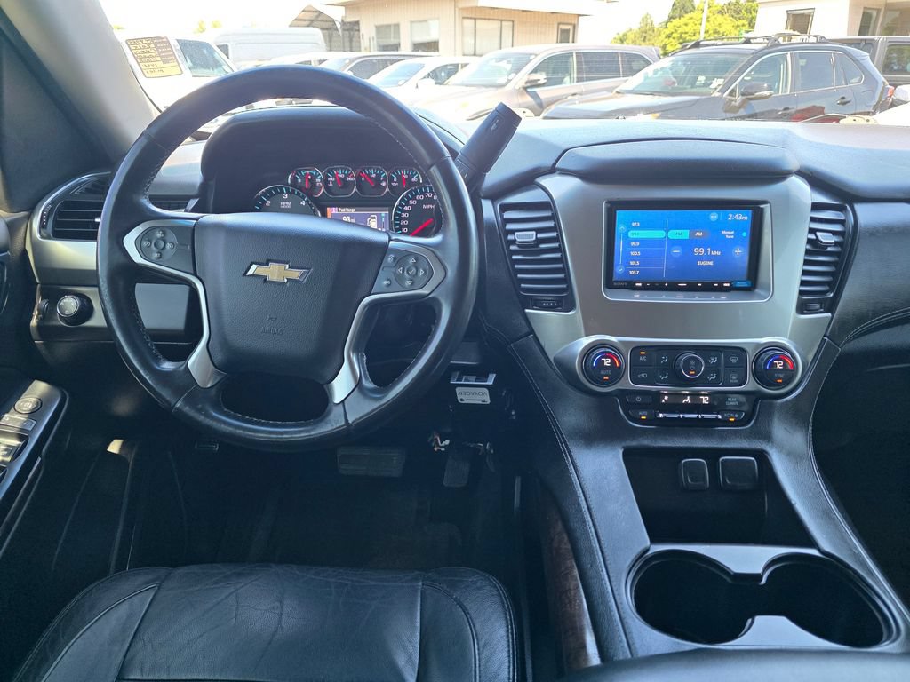 Used 2015 Chevrolet Suburban LS RWD image 10
