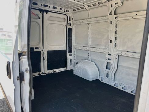 Used 2025 RAM ProMaster 2500 w/ Convenience Group FWD image 29