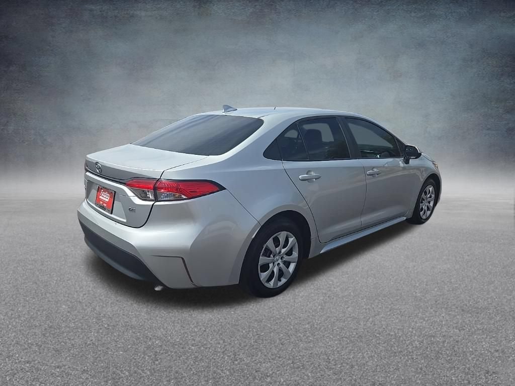 Used 2024 Toyota Corolla LE FWD image 3
