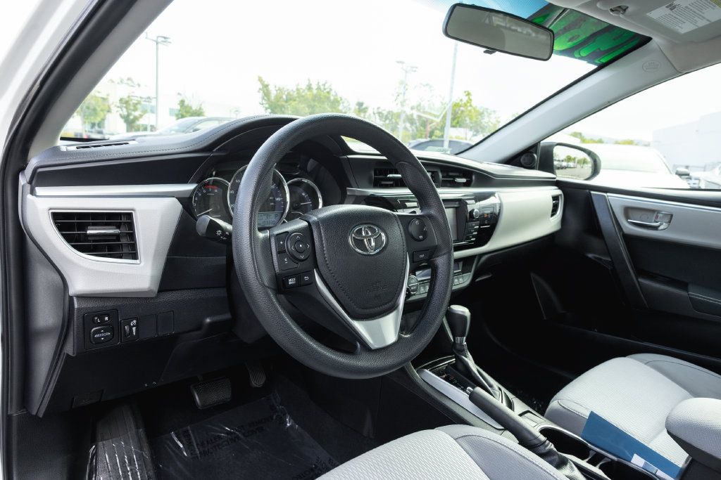 Used 2016 Toyota Corolla LE w/ Protection Package FWD image 7