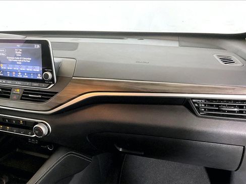 Used 2023 Nissan Altima 2.5 SV image 12