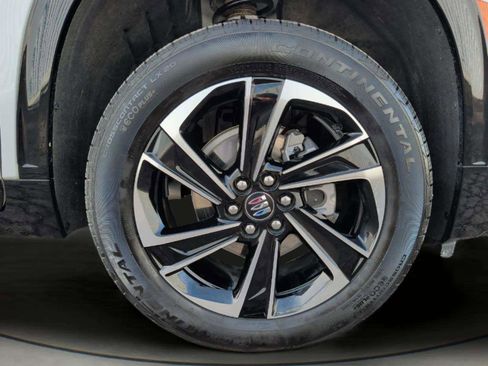 Used 2025 Buick Enclave Sport Touring image 23