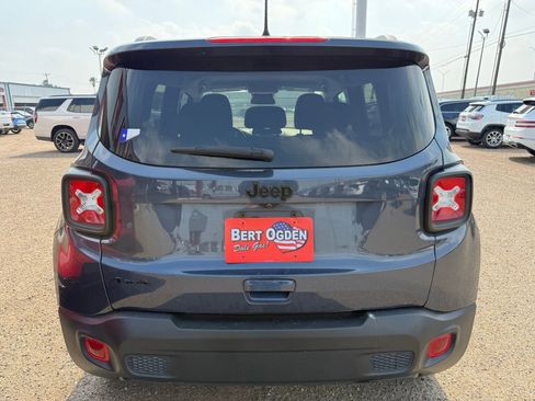 Used 2023 Jeep Renegade Altitude AWD/4WD image 6