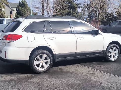 Used 2013 Subaru Outback 2.5i Premium image 9