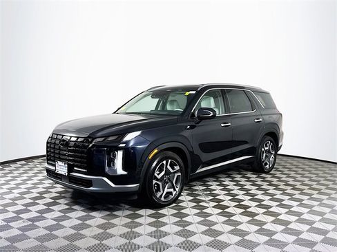 Used 2025 Hyundai Palisade Limited image 2