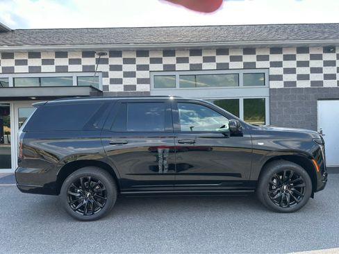 Used 2026 Cadillac Escalade Platinum Sport w/ LPO, ONYX Package AWD/4WD image 6