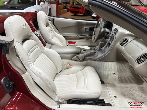 Used 2003 Chevrolet Corvette Convertible w/ Preferred Equipment Group1 image 13