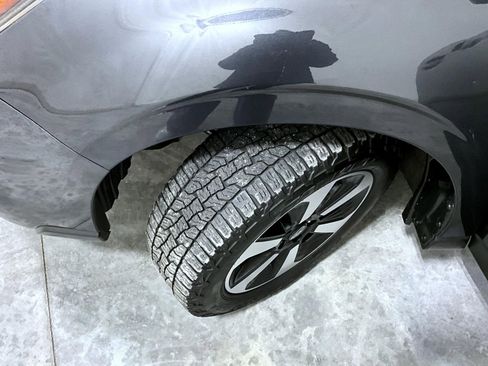 Used 2017 Subaru Forester 2.5i Premium image 23