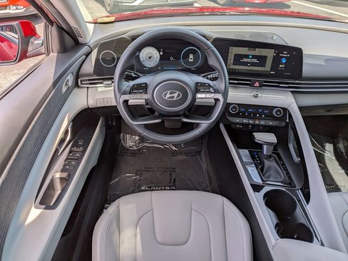 Used 2024 Hyundai Elantra Limited FWD image 17