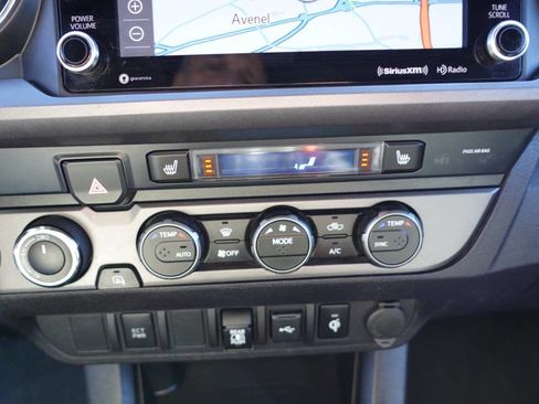 Used 2020 Toyota Tacoma TRD Sport image 38