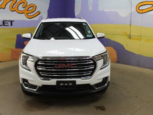 Used 2024 GMC Terrain SLT AWD/4WD image 2