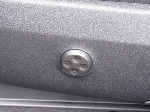 New 2026 Mercedes-Benz GLC 300 4MATIC image 11