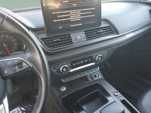 Used 2021 Audi Q5 Premium image 22