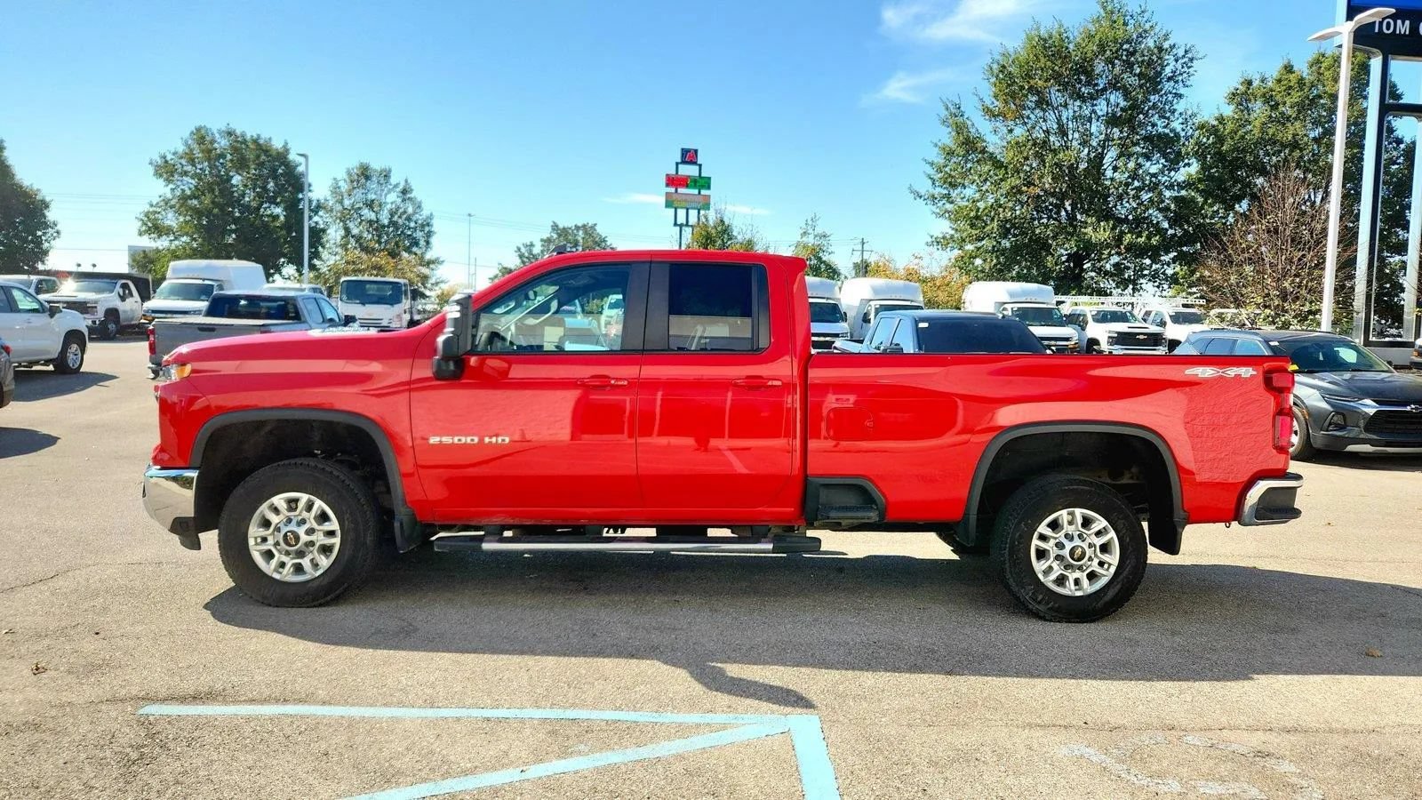Used 2024 Chevrolet Silverado 2500 LT w/ Convenience Package AWD/4WD image 5