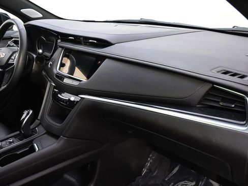 Certified 2025 Cadillac XT5 Premium Luxury image 15