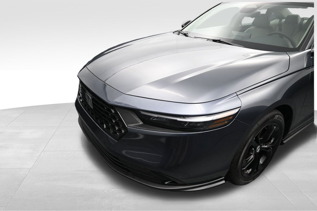 Used 2025 Honda Accord SE image 10