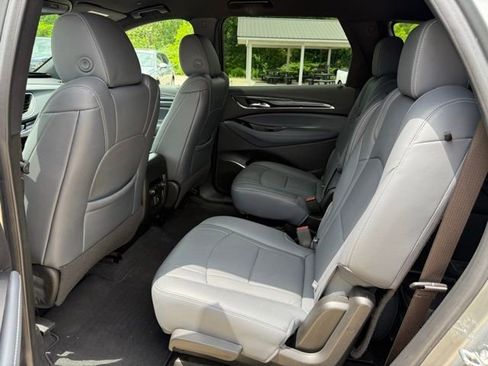 Used 2023 Buick Enclave Essence FWD image 9