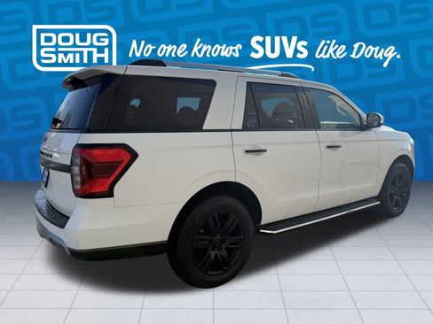 Used 2022 Ford Expedition Limited image 4