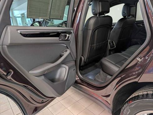 Used 2025 Porsche Macan AWD/4WD image 18