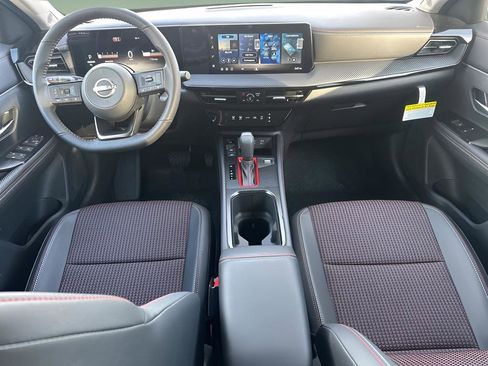 New 2026 Nissan Kicks SR FWD image 12