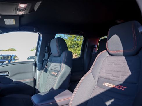 Used 2024 Nissan Frontier PRO-4X w/ Technology Package image 10