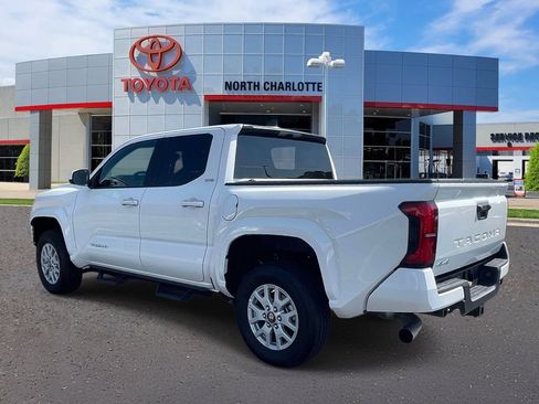 Used 2026 Toyota Tacoma SR5 AWD/4WD image 6