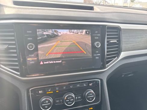 Certified 2022 Volkswagen Atlas SE image 27