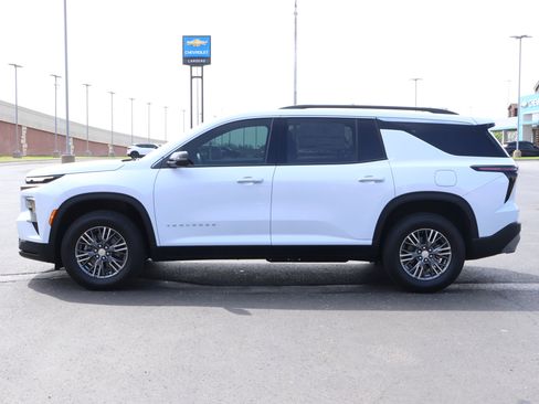 New 2026 Chevrolet Traverse LT w/ LPO, Floor Liner Package FWD image 29