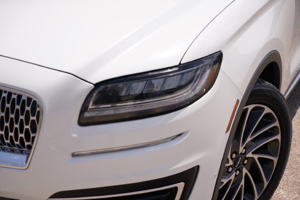 Used 2020 Lincoln Nautilus Reserve w/ Equipment Group 201A FWD image 2