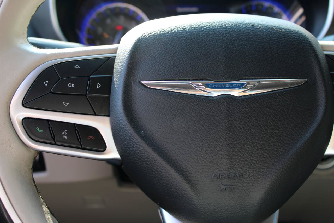 Used 2019 Chrysler Pacifica Limited FWD image 22