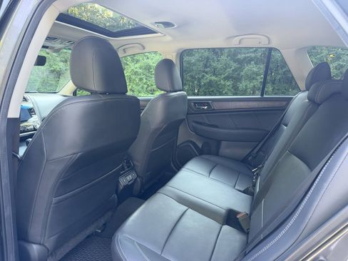 Used 2019 Subaru Outback 2.5i Limited AWD/4WD image 11