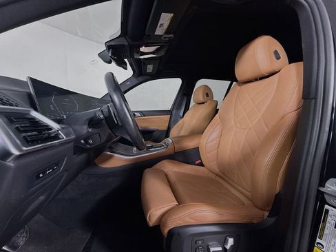 Used 2024 BMW X5 xDrive40i w/ M Sport Package image 11