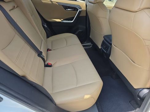 Used 2019 Toyota RAV4 Limited w/ Advanced Technology Package FWD image 11