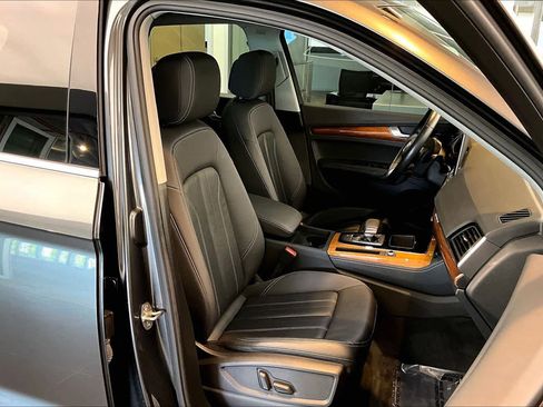 Certified 2023 Audi Q5 2.0T Premium Plus w/ Premium Plus Package AWD/4WD image 9