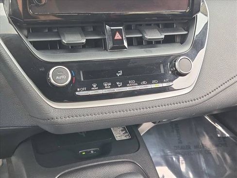 Used 2024 Toyota Corolla SE w/ SE Package FWD image 15