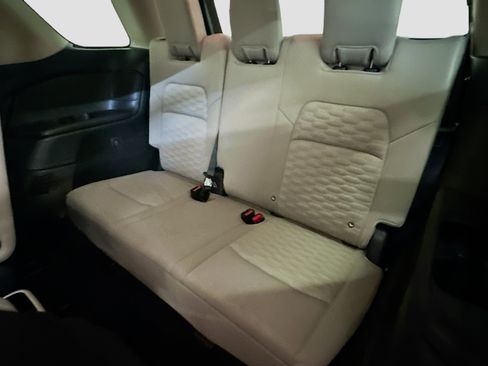 Used 2024 Nissan Pathfinder SV w/ SV Premium Package image 30