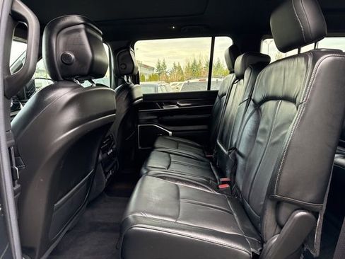 Used 2022 Jeep Wagoneer Series II w/ Premium Group I image 17