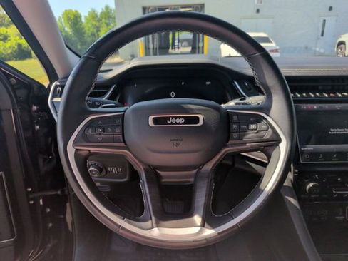 Used 2022 Jeep Grand Cherokee L Limited w/ Luxury Tech Group II AWD/4WD image 15