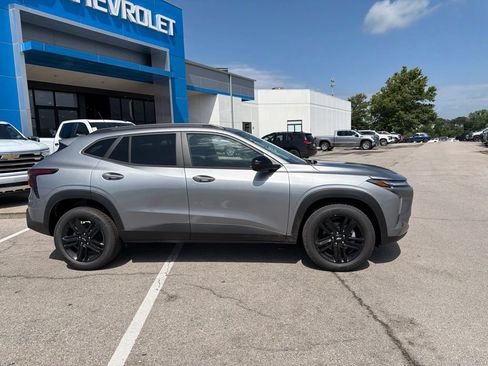 New 2026 Chevrolet Trax ACTIV FWD image 2