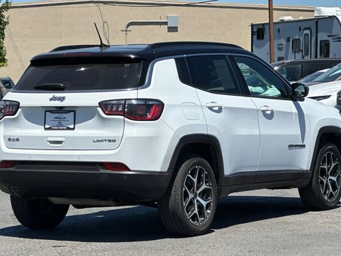 Used 2025 Jeep Compass Limited AWD/4WD image 4